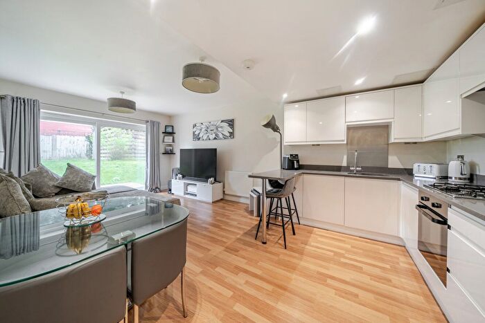 2 Bedroom Flat For Sale In Wickham Road, Shirley, Croydon, CR0