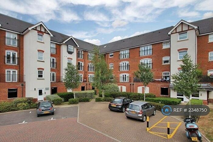 2 Bedroom Flat To Rent In Woodfield Lodge, Crawley, RH10