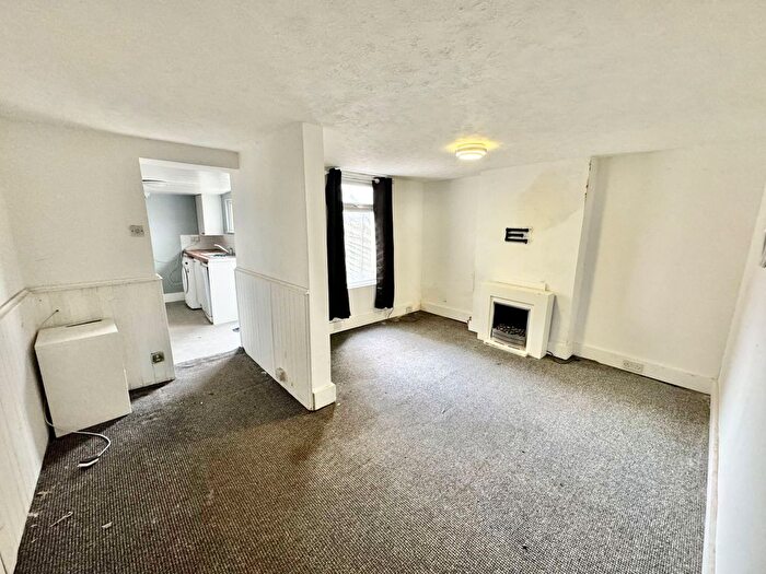1 Bedroom Flat For Sale In Elphick Road, Newhaven, BN9