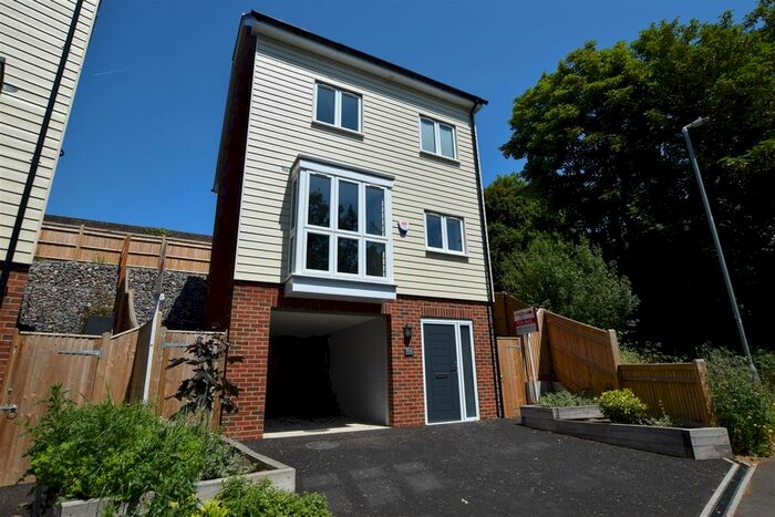 4 Bedroom Town House To Rent In Lancaster Road, St. Leonards-On-Sea, TN38