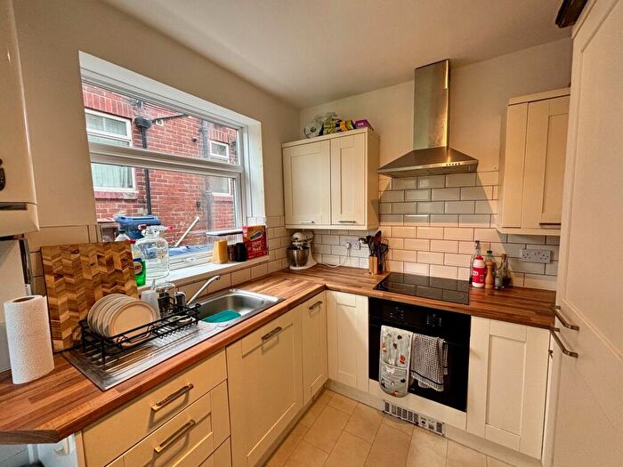2 Bedroom Flat To Rent In Edgefield Avenue, Fawdon, NE3
