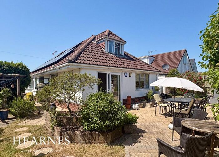 4 Bedroom Chalet For Sale In Julyan Avenue, Poole, BH12