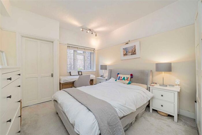 1 Bedroom Flat For Sale In Blackheath Hill, London, SE10