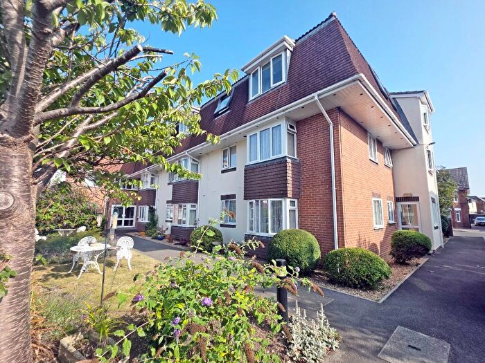 1 Bedroom Retirement Property For Sale In Sandringham Court, Avon Road, Bournemouth, Dorset, BH8