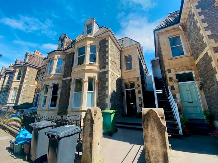 3 Bedroom Maisonette To Rent In York Gardens, Clifton, Bristol, BS8