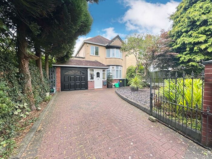 3 Bedroom Detached House For Sale In Tansley Hill Road, Oakham, Dudley, DY2