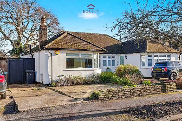 3 Bedroom Bungalow For Sale In Aberdale Gardens, Potters Bar, Hertfordshire, EN6