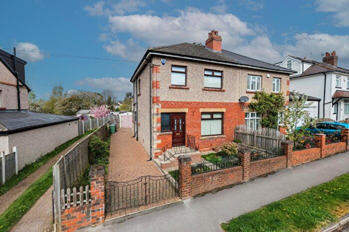 3 Bedroom Semi-Detached House For Sale In Newlaithes Gardens, Horsforth, Leeds, West Yorkshire, LS18