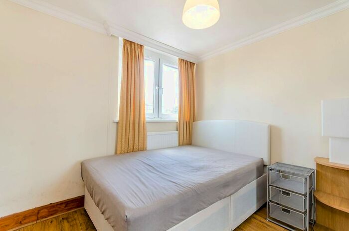 5 Bedroom Flat To Rent In The Platt, West Putney, London, SW15