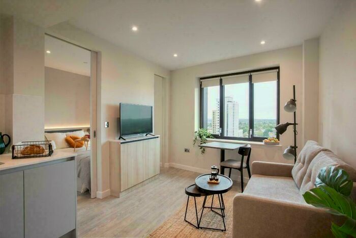 1 Bedroom Apartment To Rent In College Road, East Croydon, London, CR0