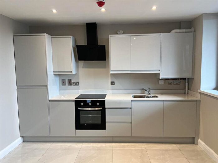 2 Bedroom Apartment To Rent In Carrwood House, Shaw Heath, Stockport, SK2