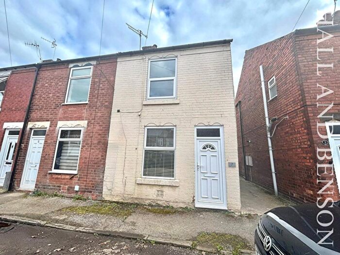 2 Bedroom Property To Rent In Hipper Street West, Chesterfield, S40