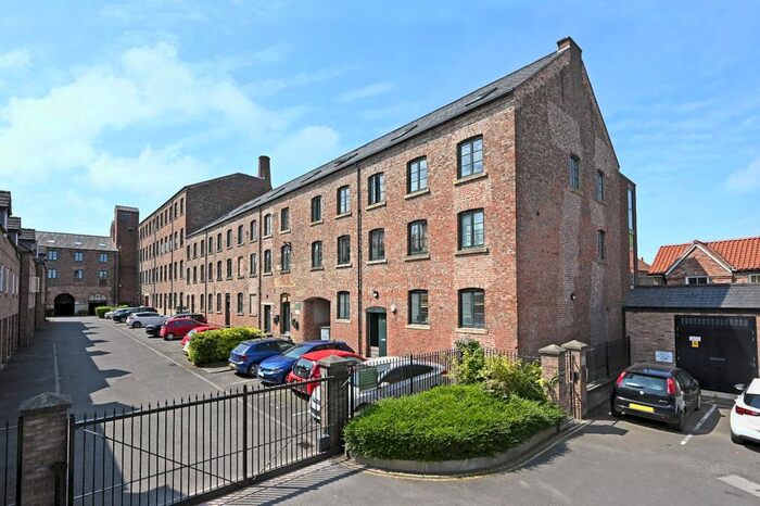 3 Bedroom Flat To Rent In The Tannery, Lawrence Street, York, YO10