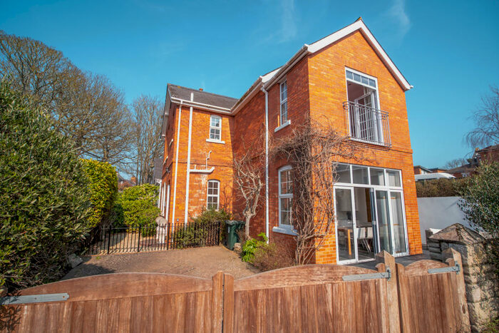 3 Bedroom Semi-Detached House To Rent In Weymouth, DT4