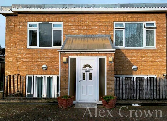 2 Bedroom Flat To Rent In St. Marks Road, Enfield EN1