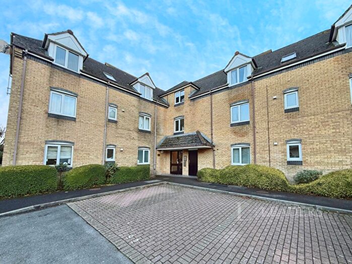 2 Bedroom Flat To Rent In Atlantic Close, SO14