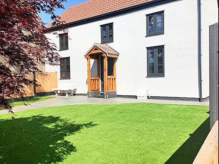 4 Bedroom Cottage To Rent In Hollytree Cottage | Tockington, BS32