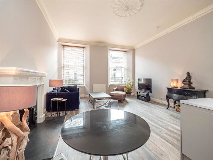 2 Bedroom Flat To Rent In York Place, Edinburgh, EH1
