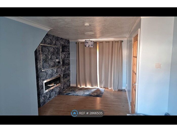 2 Bedroom Terraced House To Rent In Duncan Crescent, Dunfermline, KY11