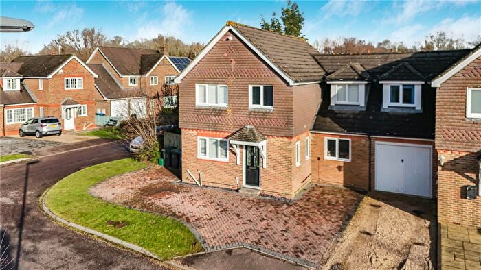 4 Bedroom Link Detached House For Sale In The Sycamores, Sayers Common, Hassocks, Sussex, BN6