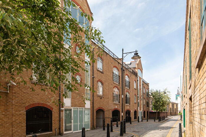 1 Bedroom Flat For Sale In Cold Harbour, London, E14