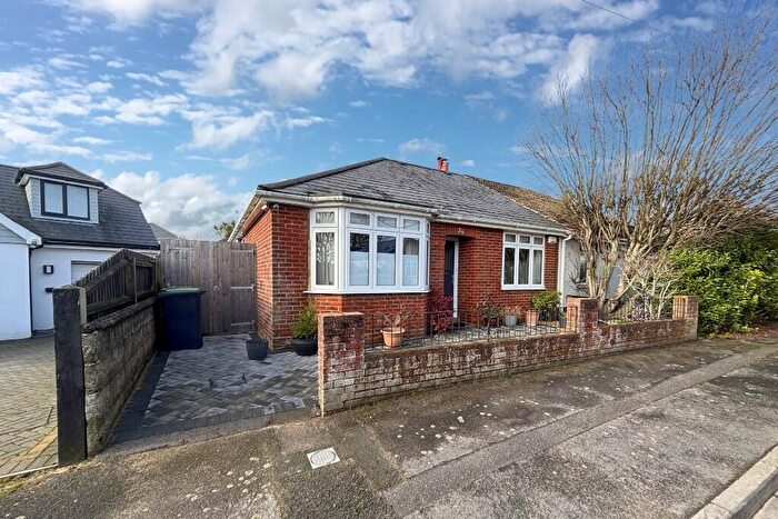3 Bedroom Bungalow For Sale In Stroud Park Avenue, Mudeford, Christchurch, BH23