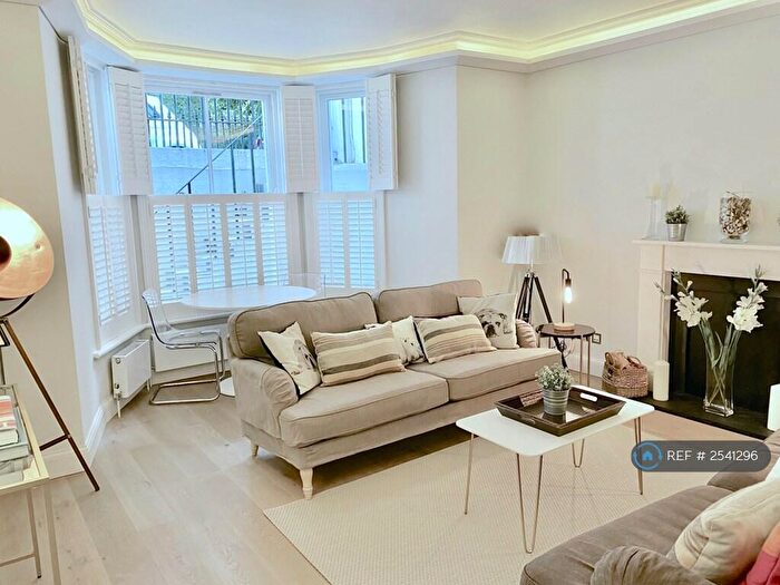 2 Bedroom Flat To Rent In Redcliffe Square, London, SW10