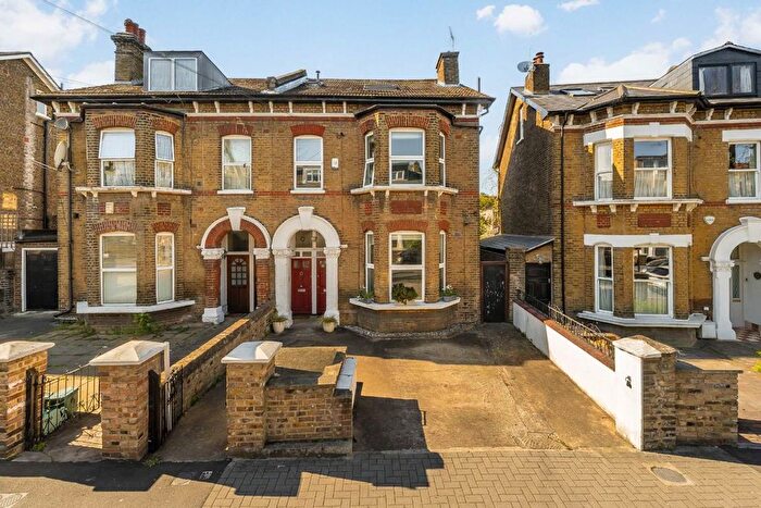 3 Bedroom Flat For Sale In St. Marys Road, Willesden, NW10