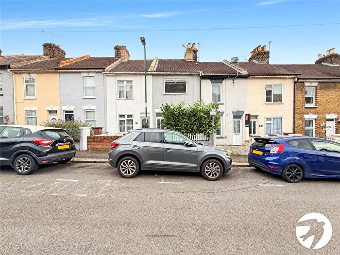 3 Bedroom Terraced House To Rent In Bowes Road, Rochester, Kent, ME2