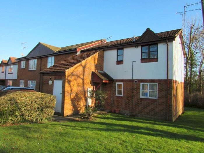 1 Bedroom Maisonette To Rent In Farm Close, Borehamwood WD6