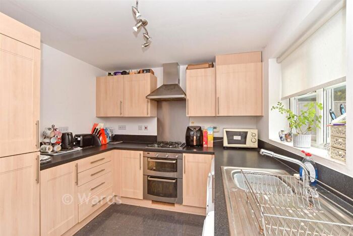 3 Bedroom End Of Terrace House For Sale In Cantium Place, Snodland, Kent, ME6