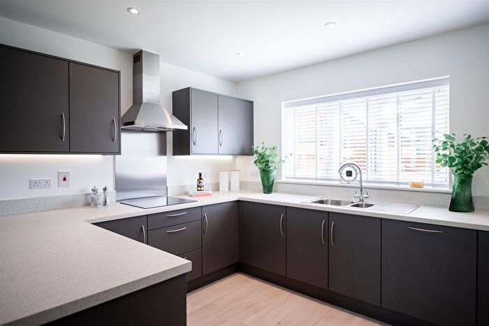 5 Bedroom Detached House For Sale In The Pastures, Wood View, Grays, RM16