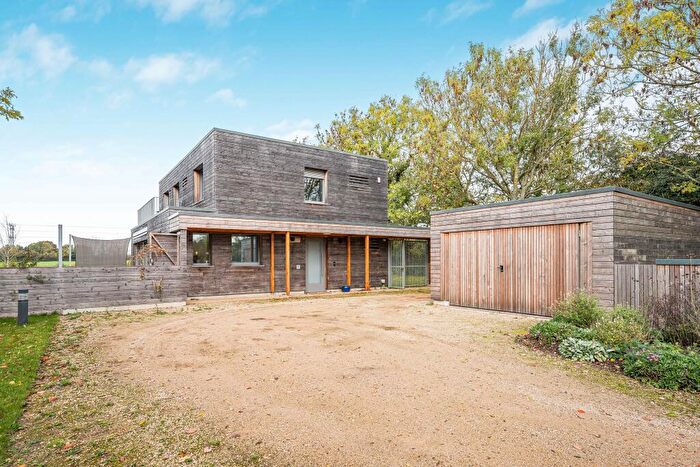 3 Bedroom Detached House For Sale In Kennel Lane, Kinsbourne Green, Harpenden, AL5