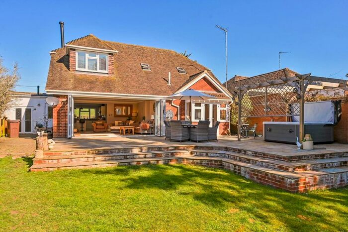 5 Bedroom Detached House For Sale In Sandyhurst Lane, Ashford, TN25