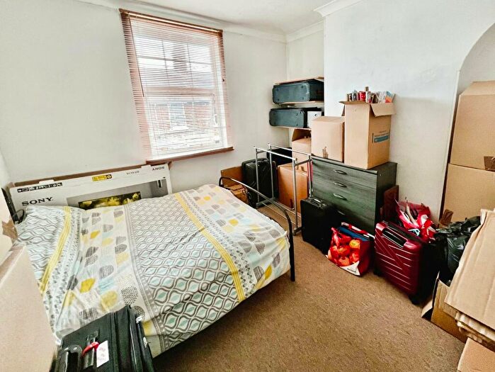 3 Bedroom Terraced House For Sale In Robertson Road, Grantham, NG31