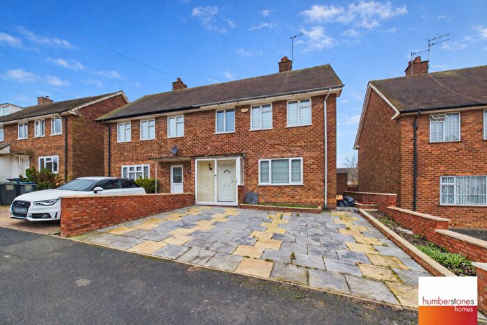 3 Bedroom Semi Detached House For Sale In Faraday Avenue, Quinton, B32