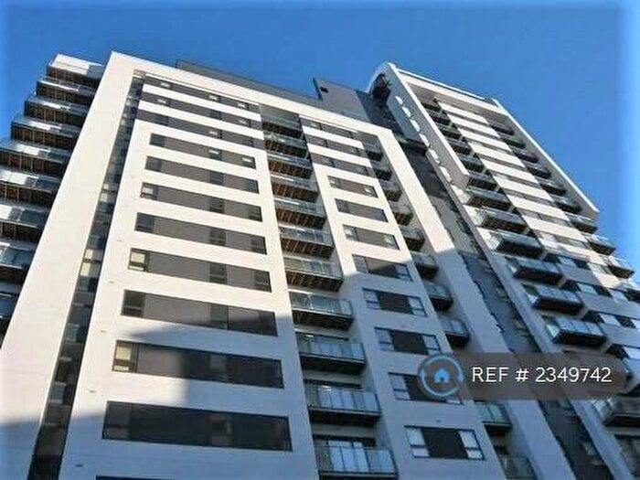 2 Bedroom Flat To Rent In Britton House, Manchester, M4