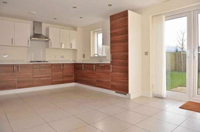 4 Bedroom Semi-Detached House To Rent In Randolph Avenue, Woodstock, OX20