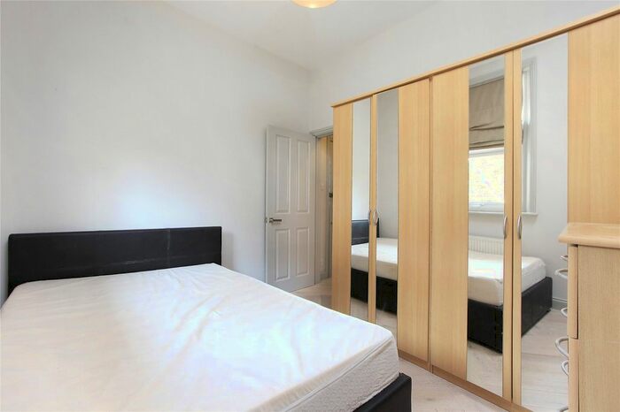 1 Bedroom Flat To Rent In St John's Road, Battersea, SW11