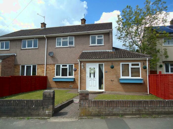 4 Bedroom Semi-Detached House To Rent In Birbeck Road, Caldicot, NP26