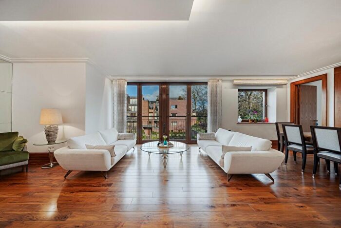 2 Bedroom Apartment For Sale In The Bishops Avenue, London, N2