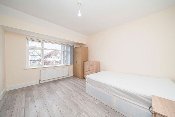 Studio To Rent In Church Stretton Road, Hounslow, TW3