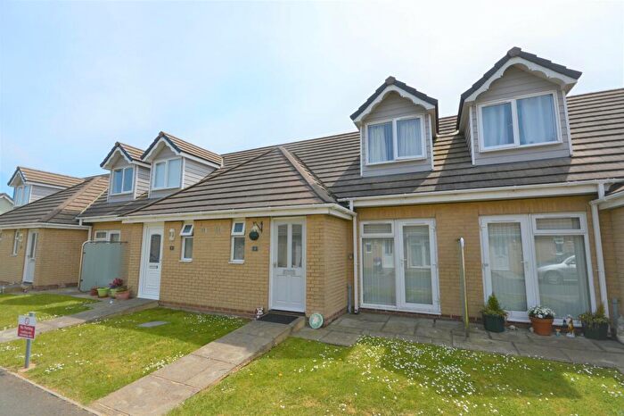 2 Bedroom Terraced House To Rent In Avenue Road, Sandown, PO36