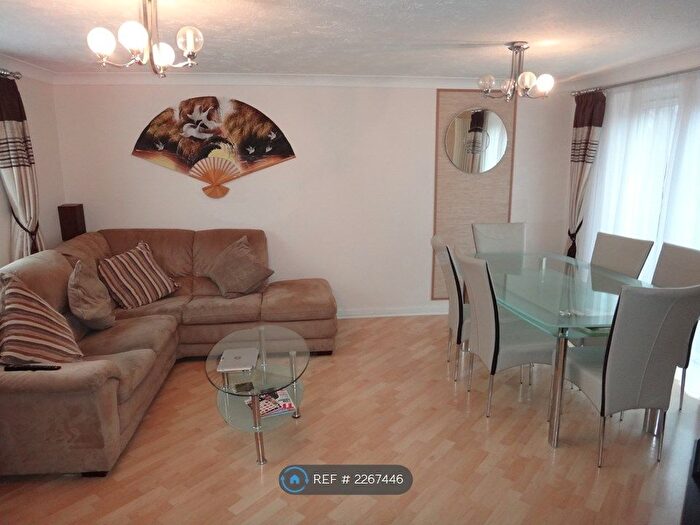 3 Bedroom Terraced House To Rent In St. Marys Way, Guildford, GU2