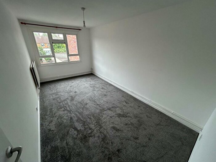 1 Bedroom Flat To Rent In Sevenoaks Close, Romford, RM3