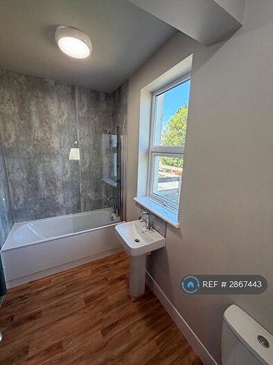 1 Bedroom Flat To Rent In Purbeck Road, Chatham, ME4