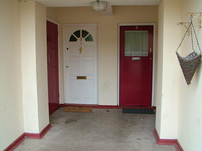2 Bedroom Apartment To Rent In Yorke Street, Southsea, PO5