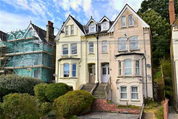 1 Bedroom Apartment To Rent In Bedroom Top Floor Apartment In Godalming, GU7