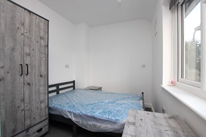1 Bedroom House Of Multiple Occupation To Rent In Windmill Avenue, Kettering, Northamptonshire, NN16