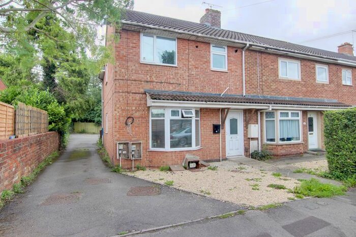2 Bedroom Flat To Rent In Manor Road, Trowbridge, BA14